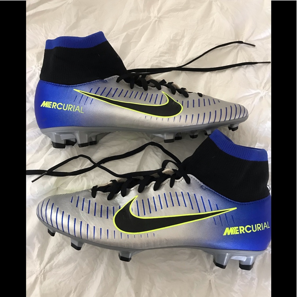 Soccer cleats